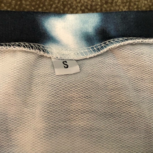 COPY - Lounge Outfit Never Worn - Picture 5 of 6